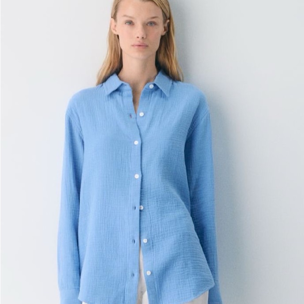 Aritzia little moon AirPlush Button Down Shirt